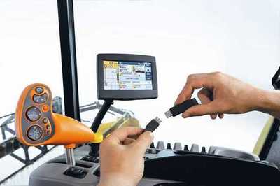 New Holland Smart User Interface puts harvesting expert in cabin