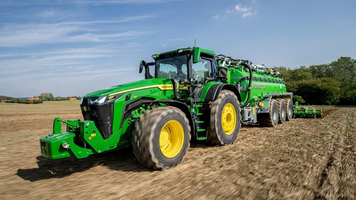 New tractors in the 8R series from John Deere