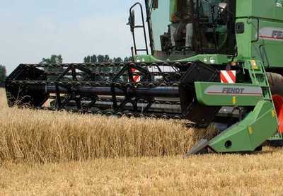 The Fendt P 8000 combines 8 combine harvesters
